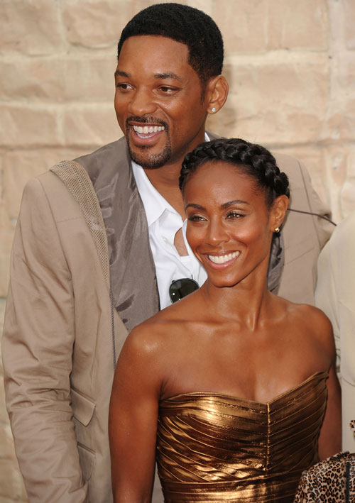 We have no doubt that Will Smith and Jada Pinkett-Smiths kids Willow and Jaden look up to both their famous parents they just have to look up a little more to see their dad. Papa Will is 6'2 tall, whereas mama Jada is an even 5.