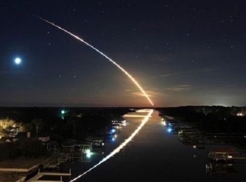 Amazing meteor at night