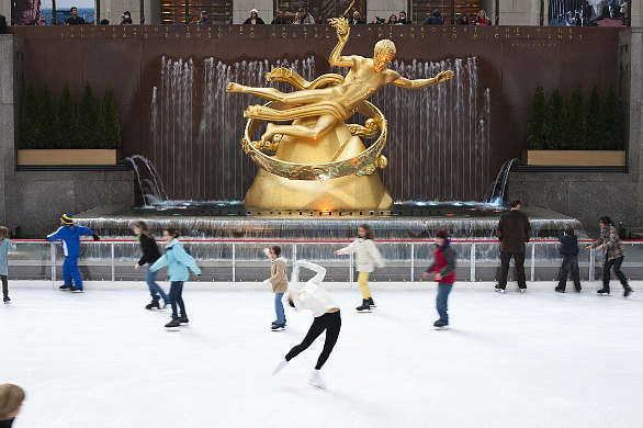 Tom Cruise reportedly paid 5,000 to rent out the side skating rink at New York's Rockefeller Center for the entire 2011-2012 winter season.