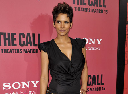 For her film debut in Spike Lees Jungle Fever Halle Berry opted not to bathe for two weeks to get into character.