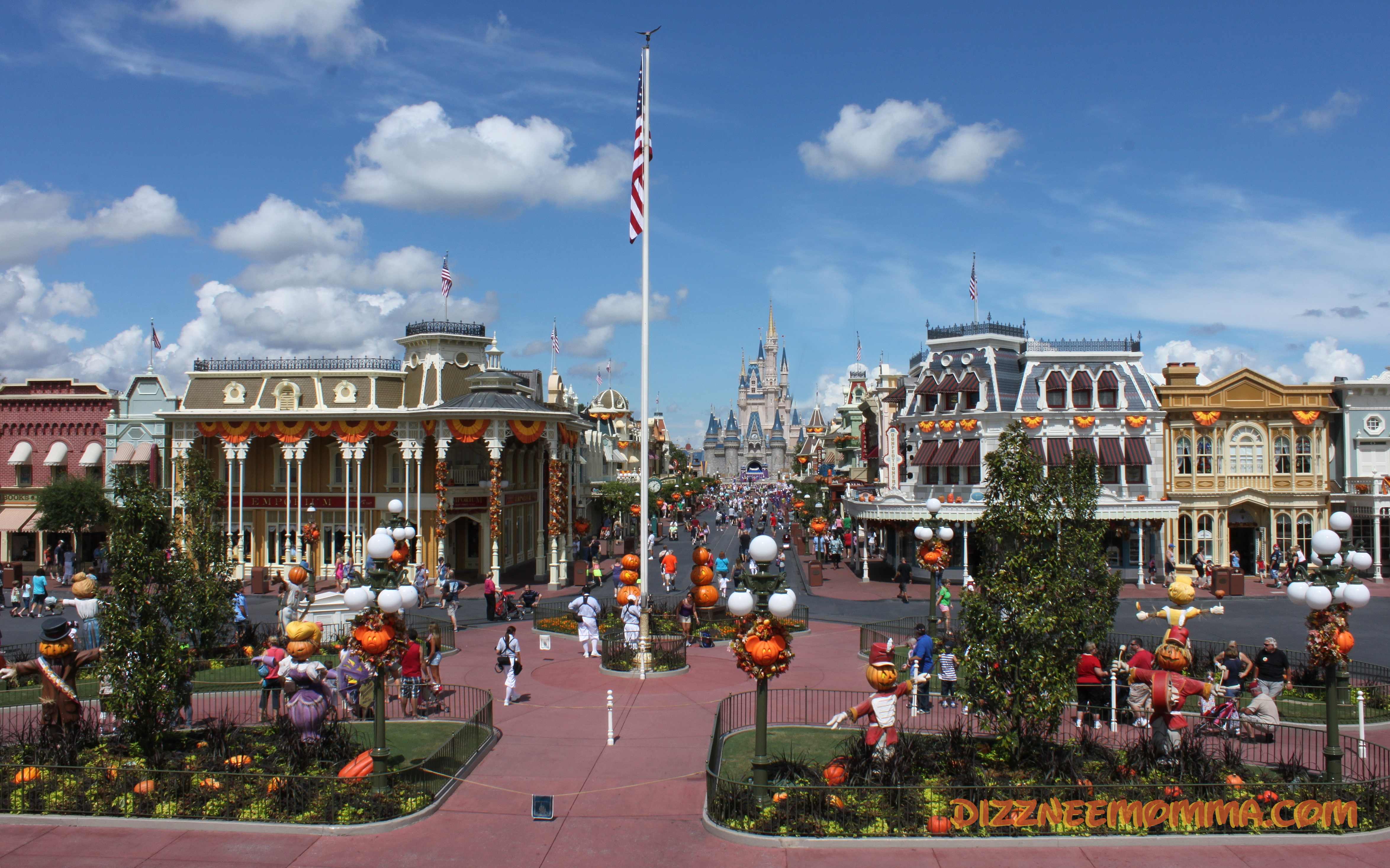 Main street and Tomorrowland are set in two very special years. Main Street is set in 1910, and Tomorrowland is set in 1986. These years are the years of Haleys comet.