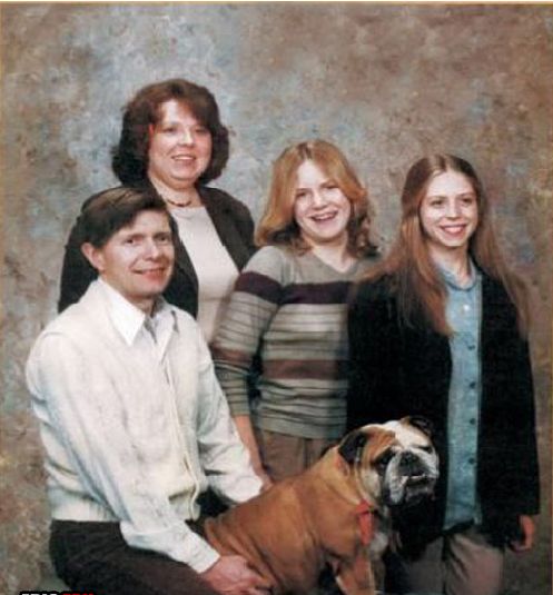 awkward family photos dog