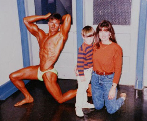 awkward family photos muscle
