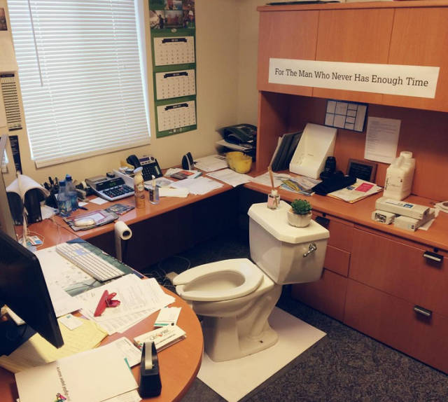 23 Office Pranks That Went One Step Too Far