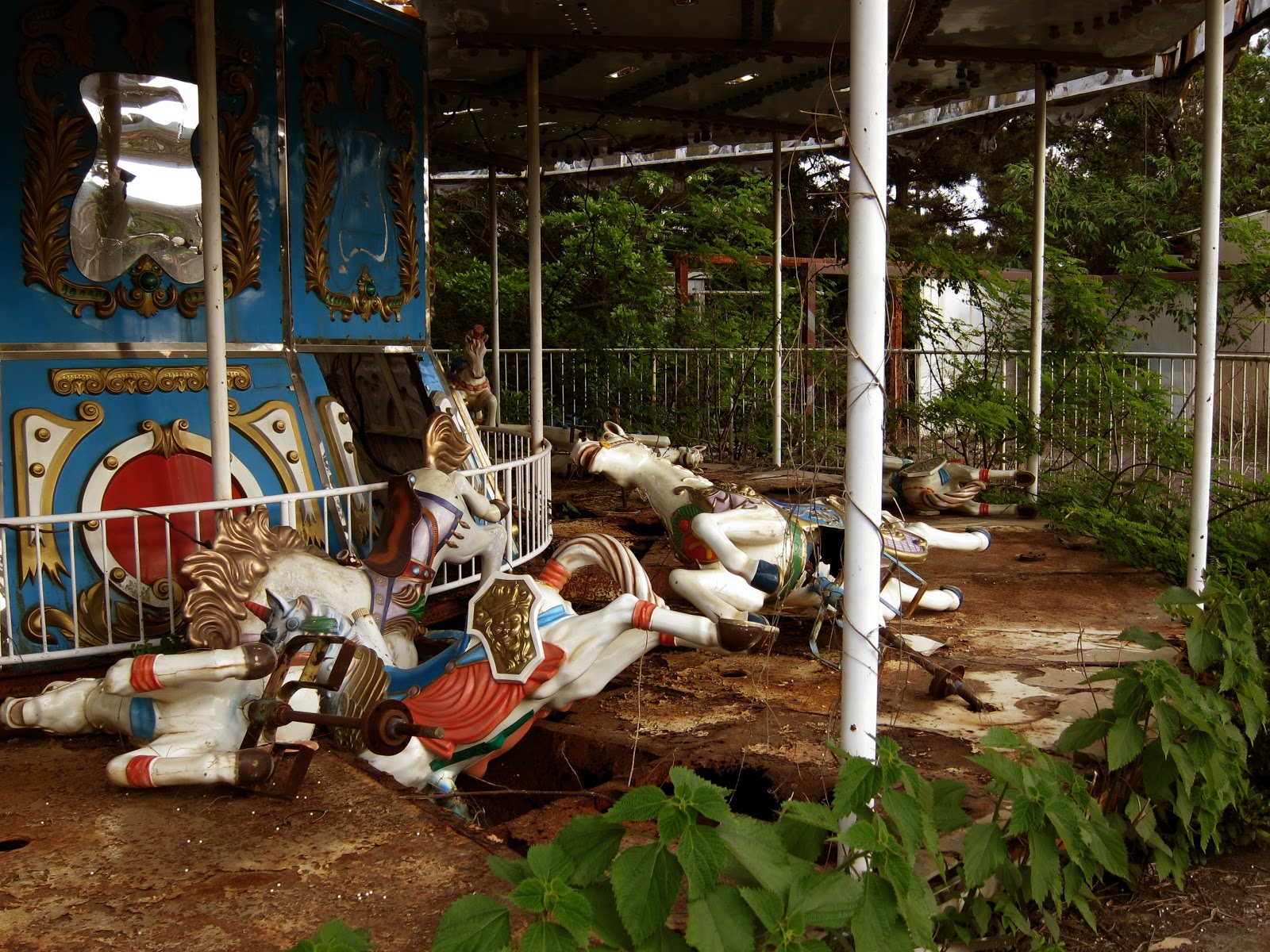 Abandoned Themepark's