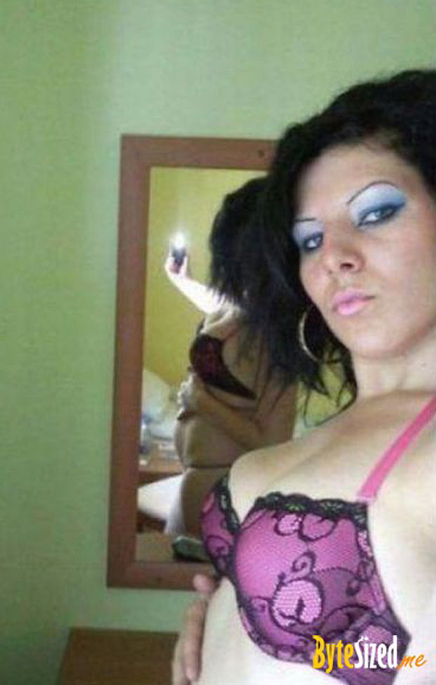 25 examples of how NOT to take selfies