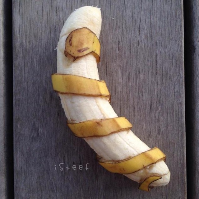 Using Bananas As A Creative Canvas