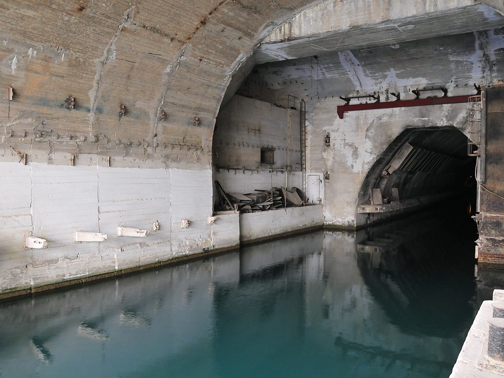 balaklava submarine base, tunnel