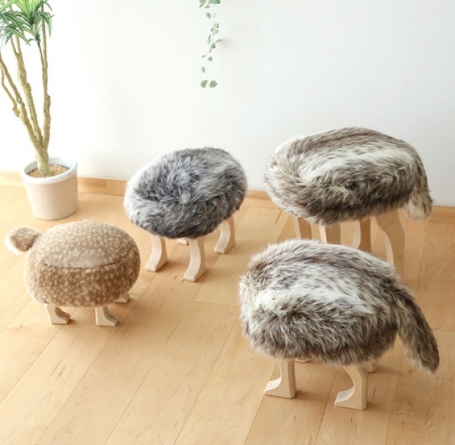 animal stool with a tail