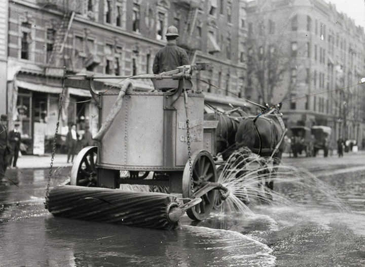 Cleaning the street in NYC in 1906.