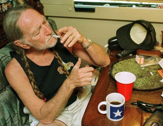 willie nelson smoke weed