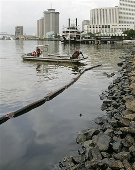 Oil Spill on the Mississippi River