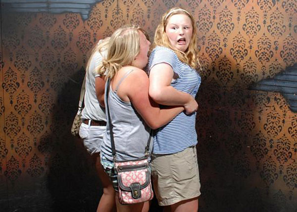 A Haunted House Snaps Photos At The Scariest Moment Of The Tour