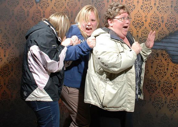 A Haunted House Snaps Photos At The Scariest Moment Of The Tour