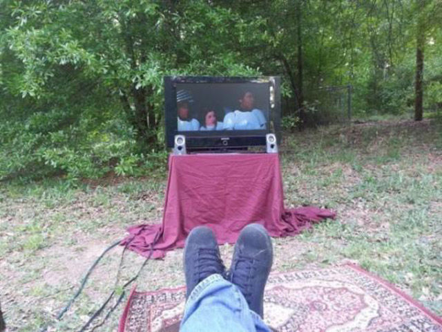 16 Images That Prove Camping Is Not For Everyone