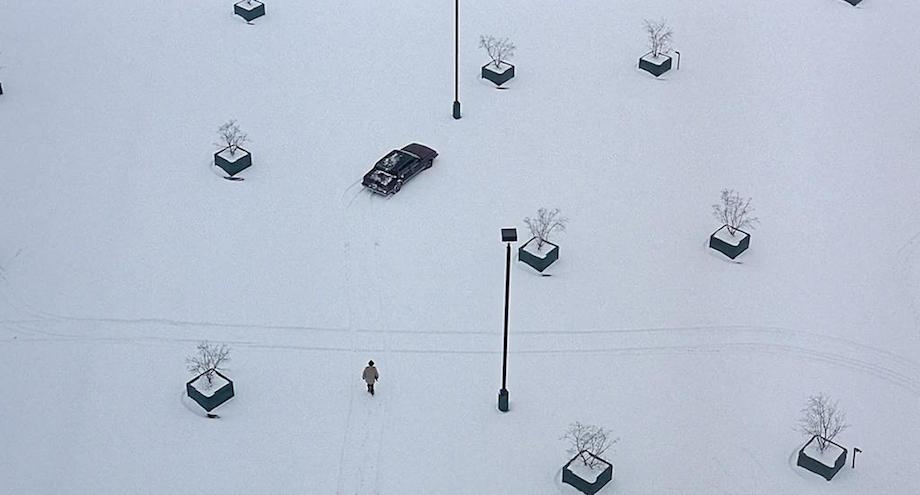 Fargo

Despite the text crawl at the beginning of the film Fargo is not based on real events.
The filmmakers thought it would set the mood better if they framed it as if it were based on real events.