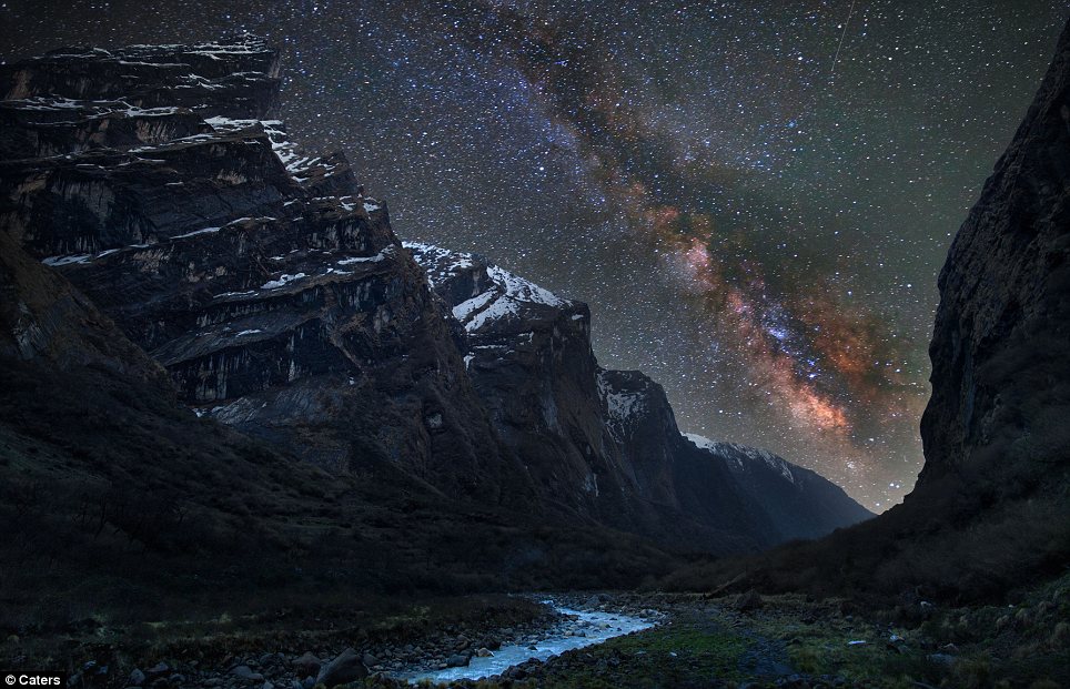 A reaL exposure shot taken of the sky at night from the Himalayas.