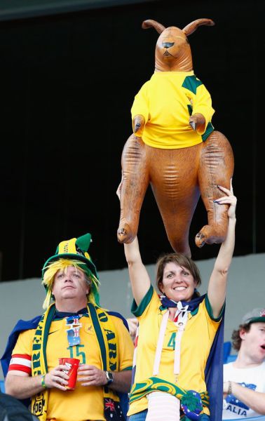 inflatable kangaroo soccer - 8. Re.. Alia