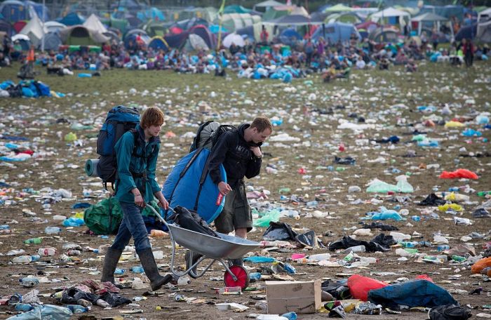 glastonbury festival trash