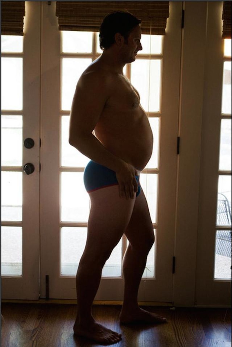 Family Creates The Strangest Maternity Photos You Will Ever See