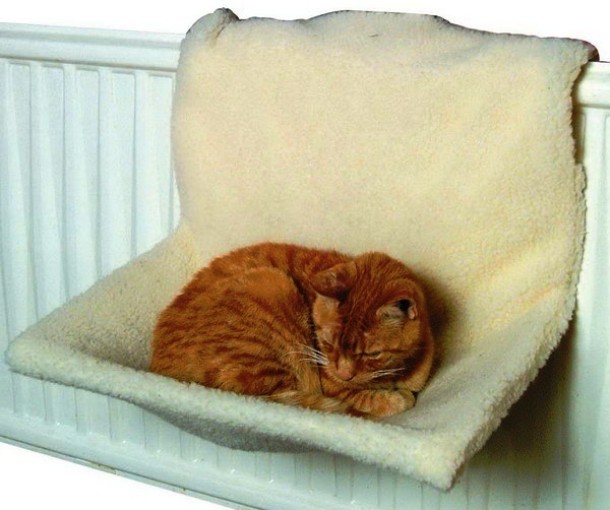 Another smart design that will make it more pleasant for your cat to chill out on her favorite radiator.