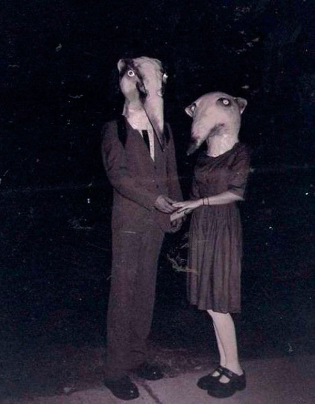 40 Creepy AF Vintage Photographs