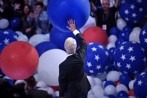 Bill Clinton Really Loves Some F@*king Balloons