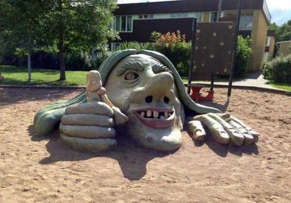 26 Awkward Playgrounds To Keep Your Kids Away From