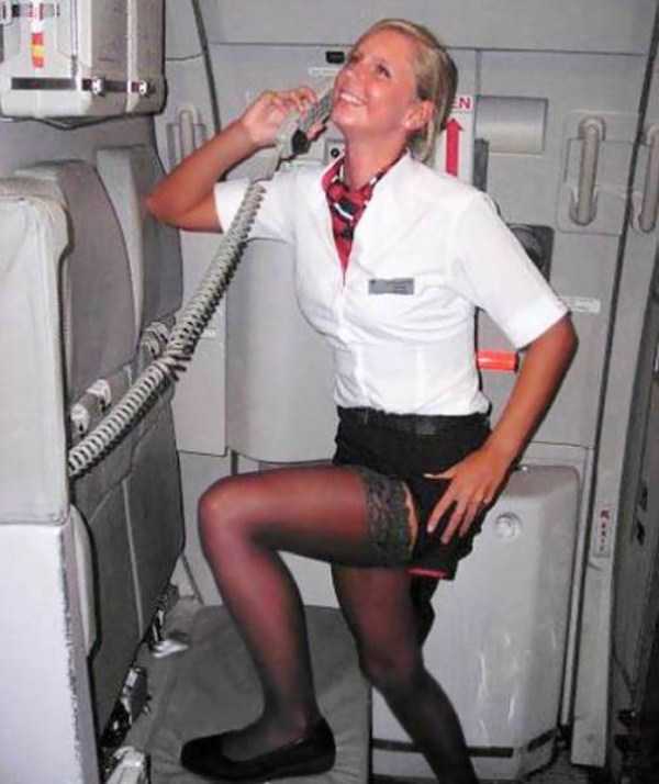 28 Sky Waitresses Showing How Friendly The Skies Can Really Be