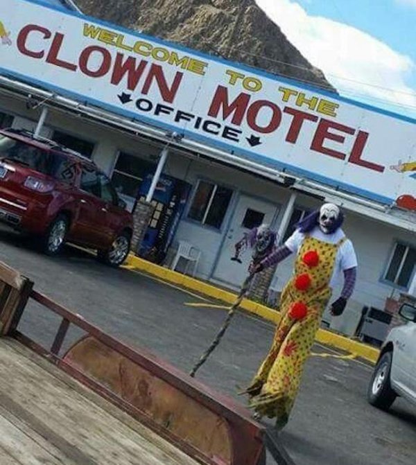 clown motel - Welcome To The Clown Motel Office