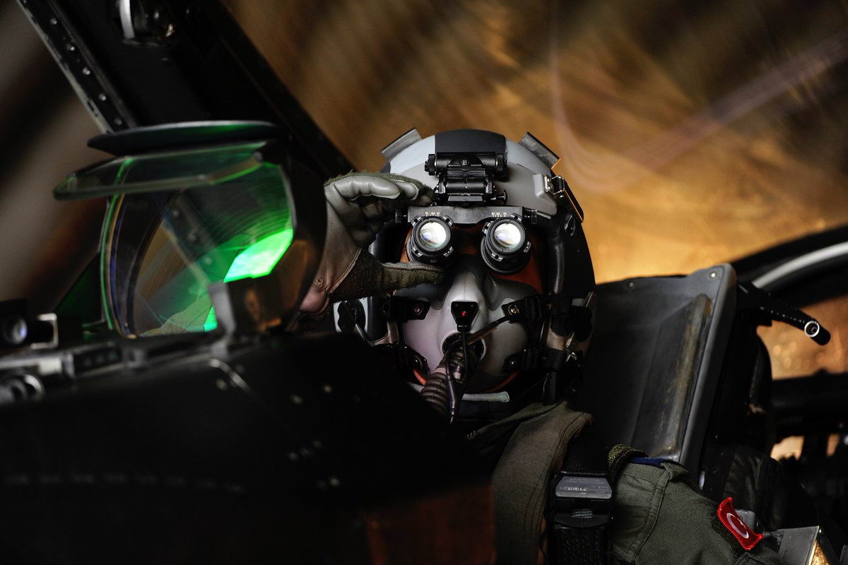 fighter pilot looks like a cyborg