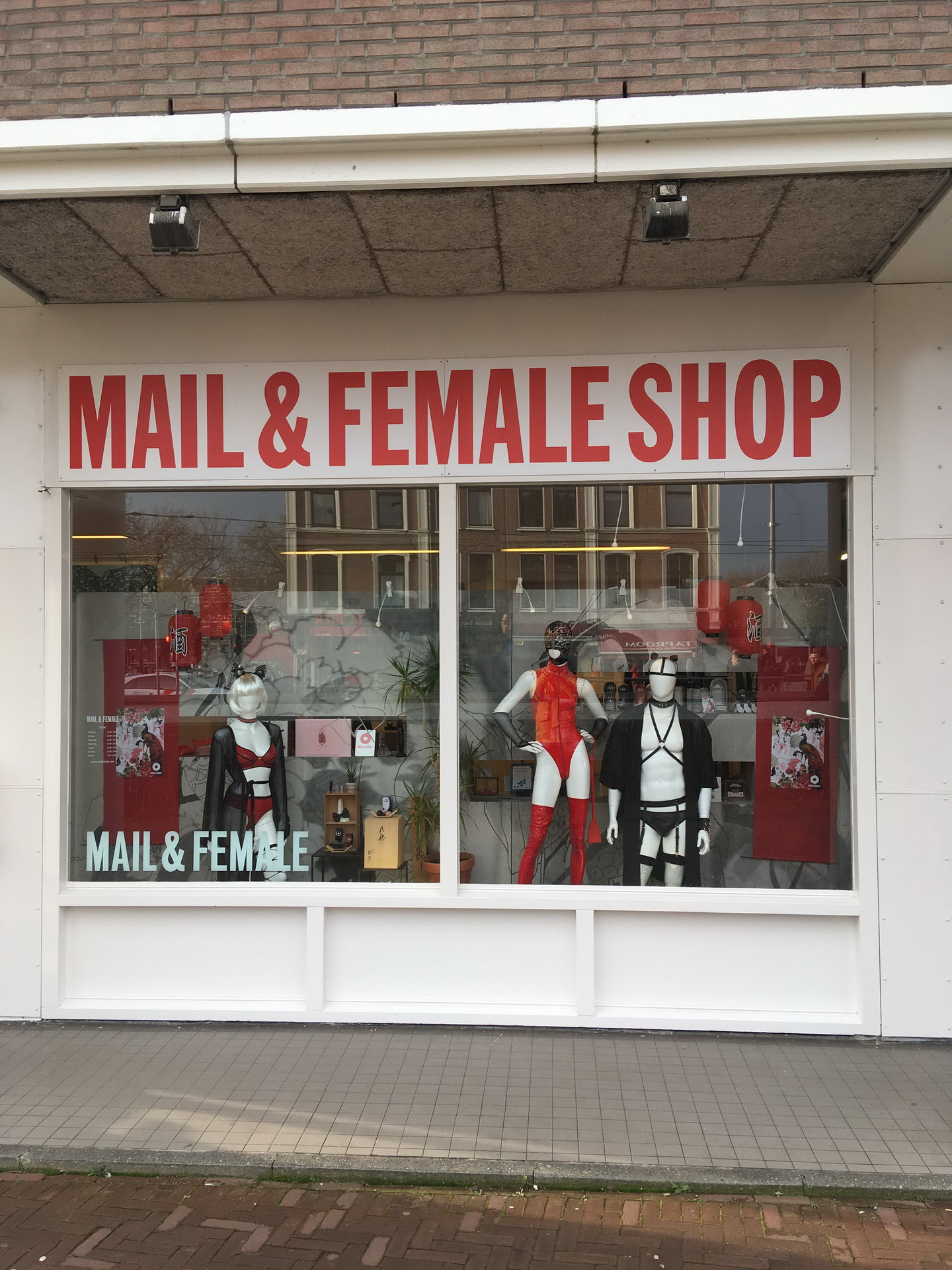 display window - Mail & Female Shop Mail & Fel