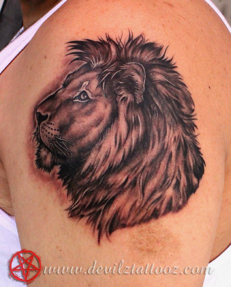 Black and Grey Lion tattoo Artist: Alex