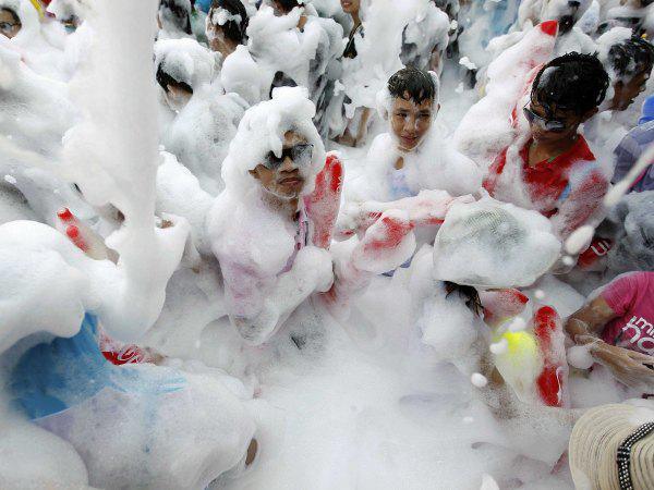 Songkran
During Thaiand’s traditional New Year’s celebration from April 13-15, thousands of participants gather to throw water and soap on one another, as a symbol of ‘washing the bad away’ and preparing for the new year.