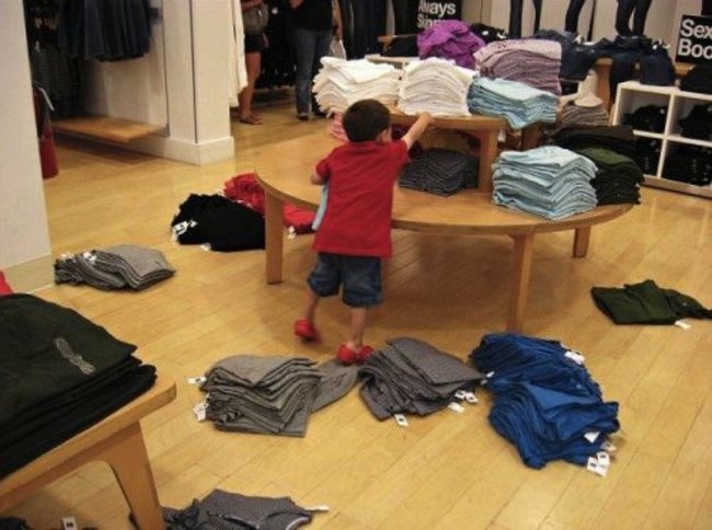 children making a mess in a store - Boc