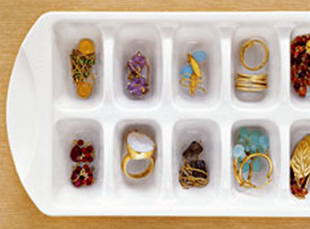 Ice cube trays can be used as jewelry organizers