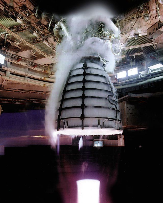 Test firing a RS-25 cryogenic rocket engine.