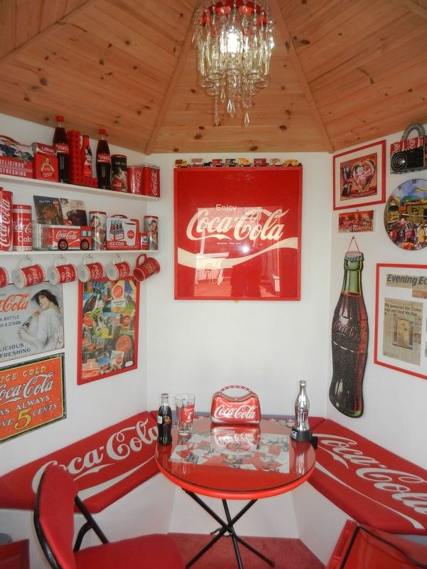 Lillian collects the memorabilia from all over the world, and even got a local shop in Cork to get presses in Coca Cola red and got her husband Barry to make two Coca Cola chandeliers.