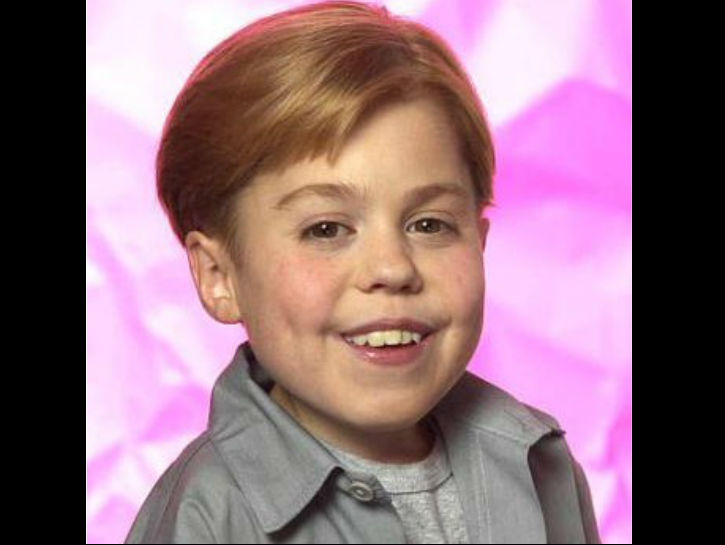 Josh Ryan Evans. Evans was in Baby Geniuses and How the Grinch Stole Christmas. He would often play characters much younger than himself because he was born with Achondroplasia which is a type of dwarfism. He was 17 at the time of his biggest role when he played a child in Passions. He died in 2002 during an operation for a congenital heart condition.