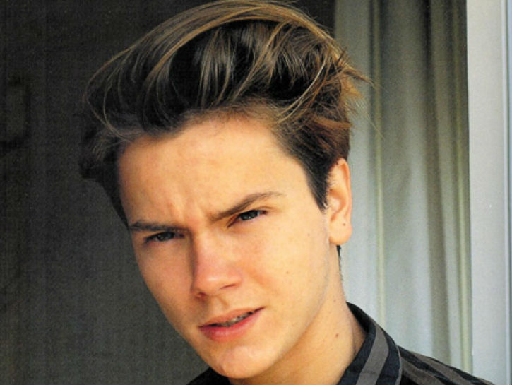 River Phoenix. Definitely one of the most famous child star deaths of all time, Phoenix was being touted as one of the next big actors in Hollywood, appearing in Stand By Me and Running on Empty. On Halloween night 1993, Phoenix suffered a drug overdose and died outside the Viper Room on The Sunset Strip in front of his brother Joaquin and sister Rain.