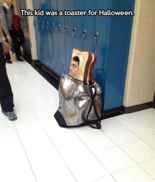 toaster costume - This kid was a toaster for Halloween.