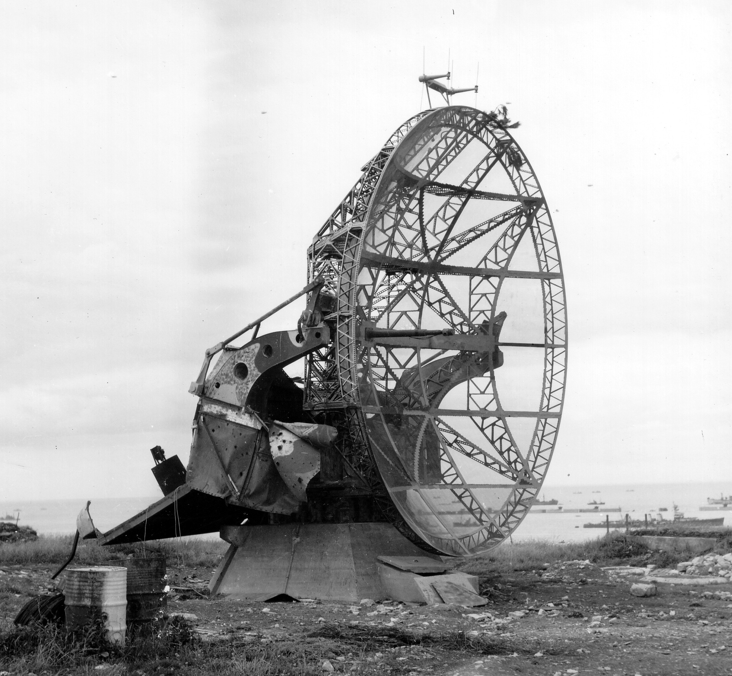 Radar, 1922. Inventors : Dr. Allbert H. Taylor and Leo C. Young