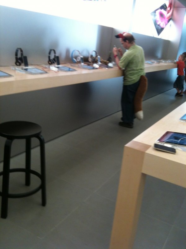 WTF Things You Might See At The Apple Store