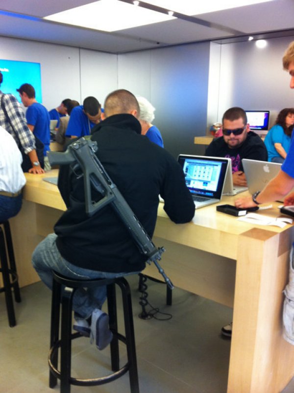 WTF Things You Might See At The Apple Store