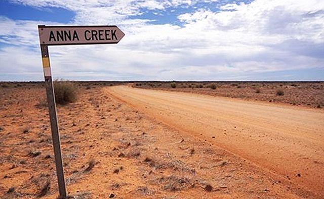 The world’s largest cattle station at 24,000 square kilometres, Anna Creek Station in South Australia is bigger than Israel.