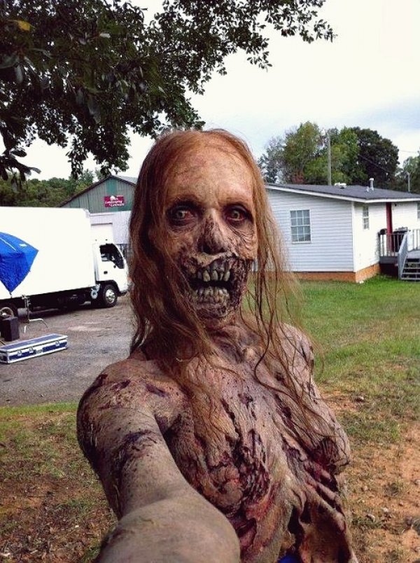 zombie selfie -