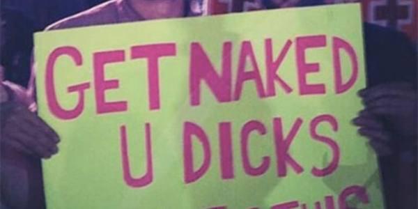 20 Of The Funniest Concert Signs