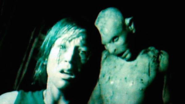 In ‘The Descent’, the appearance of the creatures was kept a secret from the cast members until the first scene they encounter one. The actresses were genuinely scared.