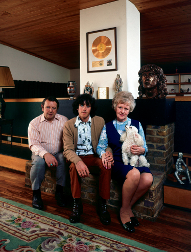 Scottish folk musician Donovan and his parents, Donald and Winifred Leitch, England in 1970.