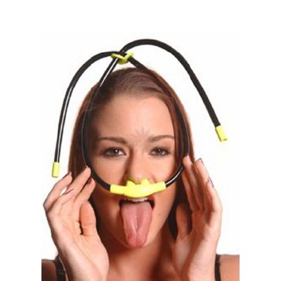 But fear not guys and girls, because the geniuses at Glow N Dark have invented this – The  Glow N Dark Pussy Snorkel:(Of course, modelled by a lovely female, because… equality.)